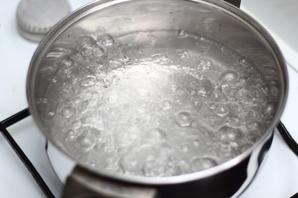 White vinegar uses air purify
