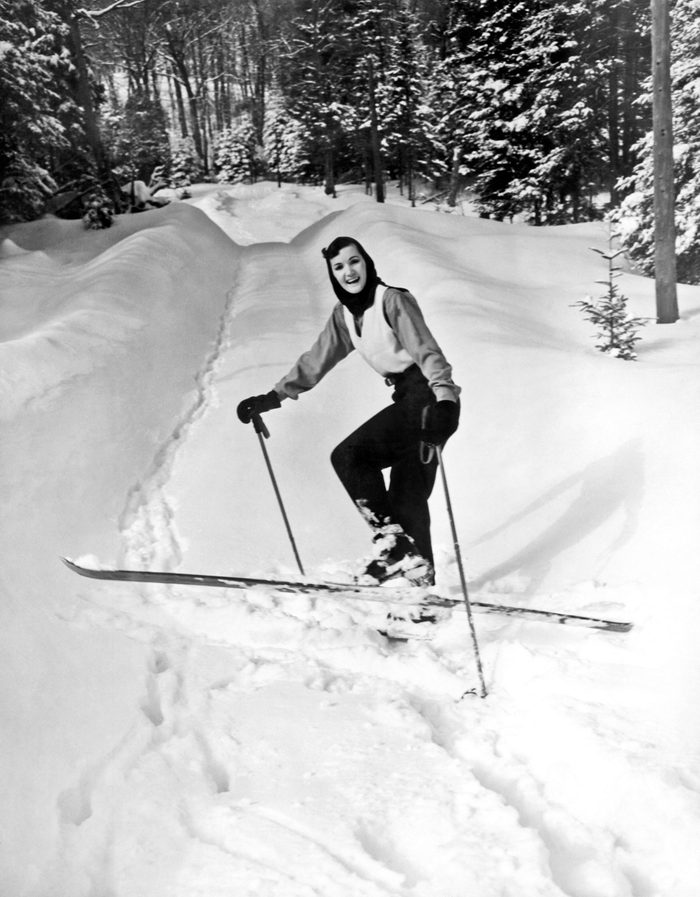 25 Rare, Vintage Winter Photos from Throughout the 20th Century