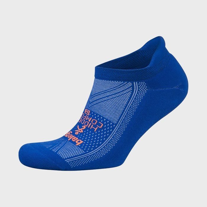 Blue ankle sock with white patterns displayed against a plain gray background. Text reads â€œBalega Hidden Comfort M.â€