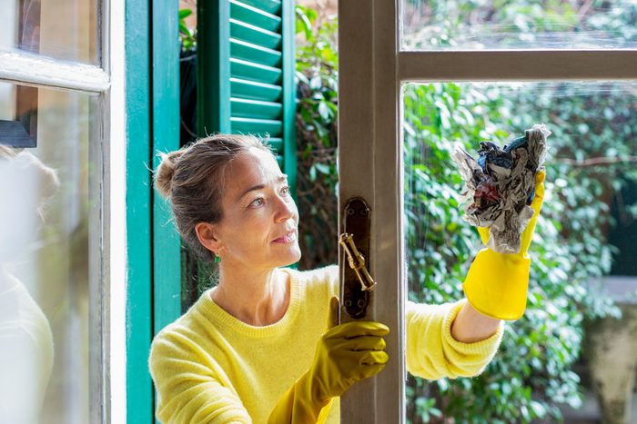15 Old-School Cleaning Tips We Should All Start Using Again